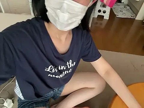 Snapshot of riri_riri_jp chatting on July 9, 2:34 am riri riri jp online show from July 9, 2:34 am