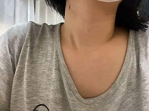 Snapshot of riri_riri_jp chatting on October 8, 11:23 am riri riri jp online show from October 8, 11:23 am