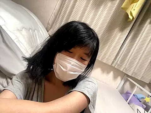 Snapshot of riri_riri_jp chatting on October 3, 11:45 am riri riri jp online show from October 3, 11:45 am