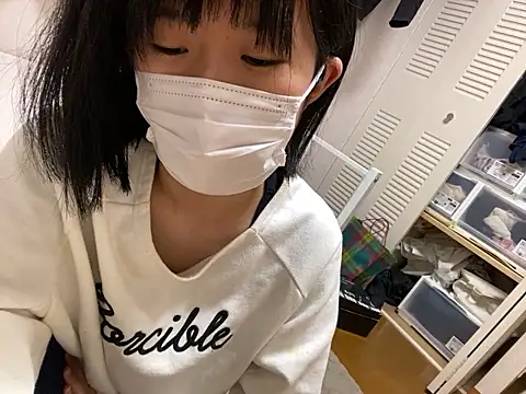 Snapshot of riri_riri_jp chatting on October 16, 9:39 am riri riri jp online show from October 16, 9:39 am