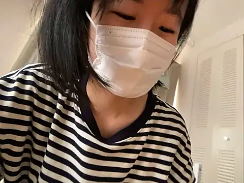 Snapshot of riri_riri_jp chatting on October 19, 12:35 am riri riri jp online show from October 19, 12:35 am