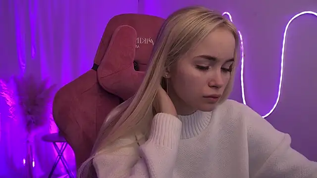 DakotaaJohnnson online show from December 15, 5:57 am