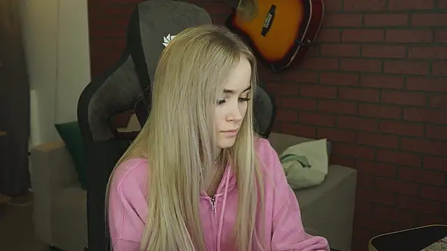 DakotaaJohnnson online show from November 1, 6:19 am