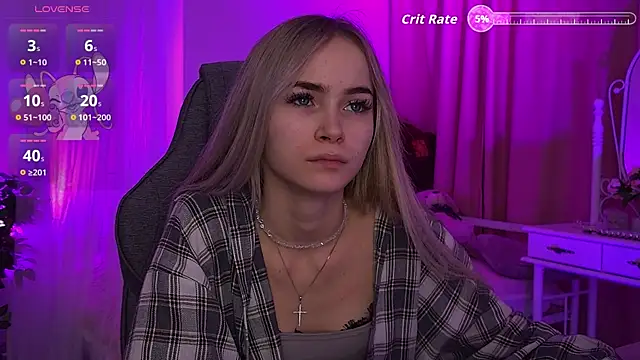 DakotaaJohnnson online show from October 31, 12:24 pm