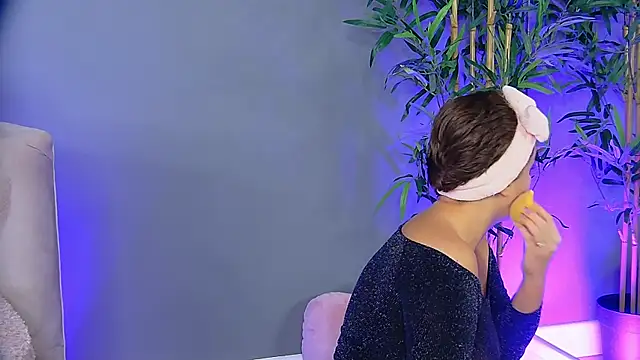 Snapshot of PatriciaSpice chatting on November 14, 5:33 am PatriciaSpice online show from November 14, 5:33 am