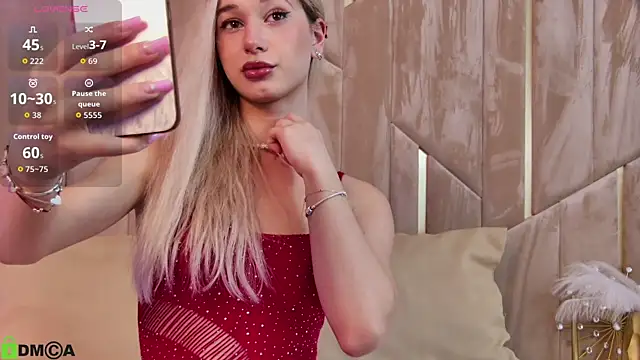 MaeveDream online show from March 3, 8:49 pm