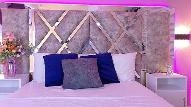 ValeriaOrtega online show from October 3, 11:45 am