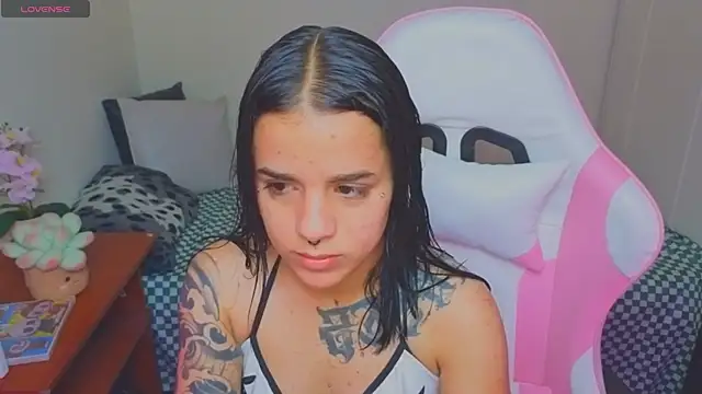 Snapshot of Nicole_Foxx_ chatting on June 23, 6:50 pm Nicole Foxx online show from June 23, 6:50 pm