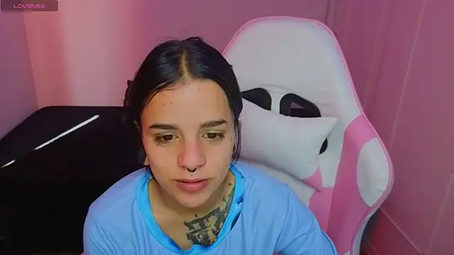 Snapshot of Nicole_Foxx_ chatting on June 4, 7:29 pm Nicole Foxx online show from June 4, 7:29 pm