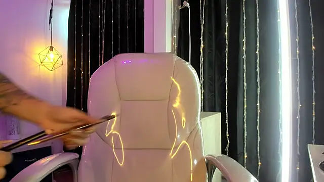 Nicole Foxx  online show from March 9, 2:54 pm