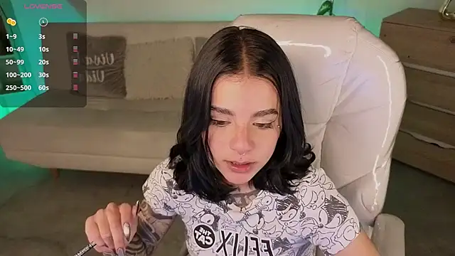 Nicole Foxx  online show from March 12, 7:40 pm