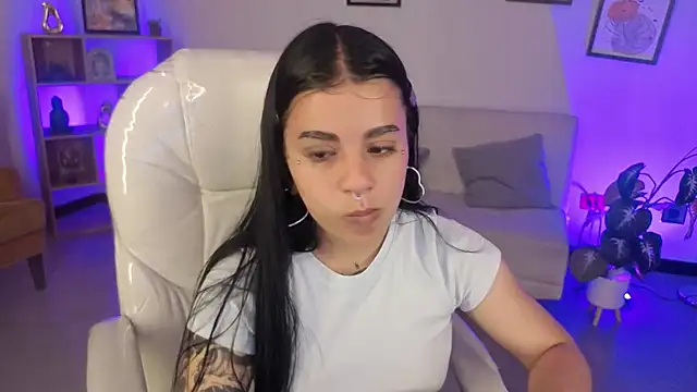 Snapshot of Nicole_Foxx_ chatting on November 18, 7:17 pm Nicole Foxx online show from November 18, 7:17 pm