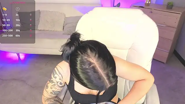 Nicole Foxx  online show from February 12, 8:08 pm