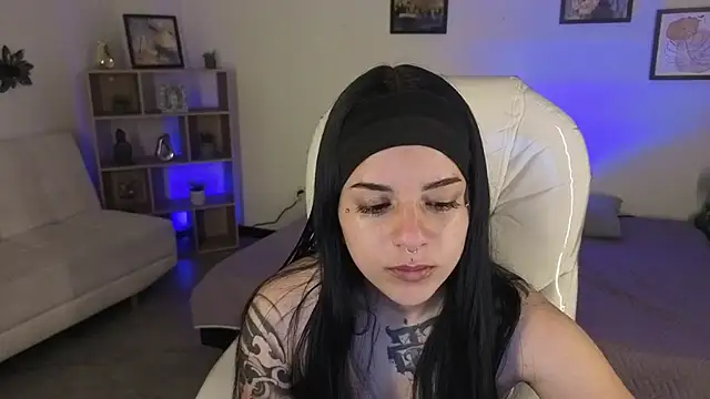 Nicole Foxx  online show from October 13, 7:37 pm