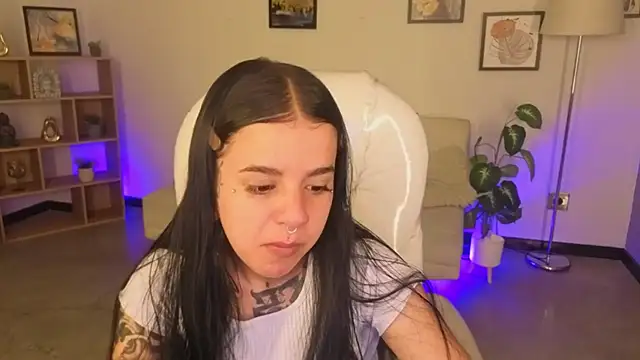 Snapshot of Nicole_Foxx_ chatting on November 8, 7:50 pm Nicole Foxx online show from November 8, 7:50 pm