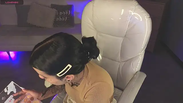 Nicole Foxx  online show from February 13, 8:42 pm