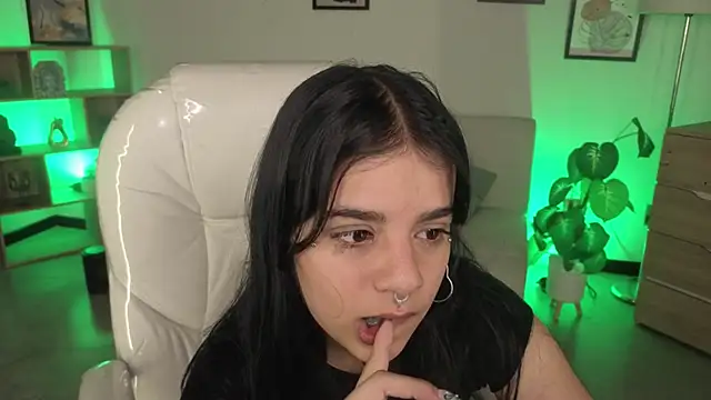 Snapshot of Nicole_Foxx_ chatting on November 24, 7:25 pm Nicole Foxx online show from November 24, 7:25 pm