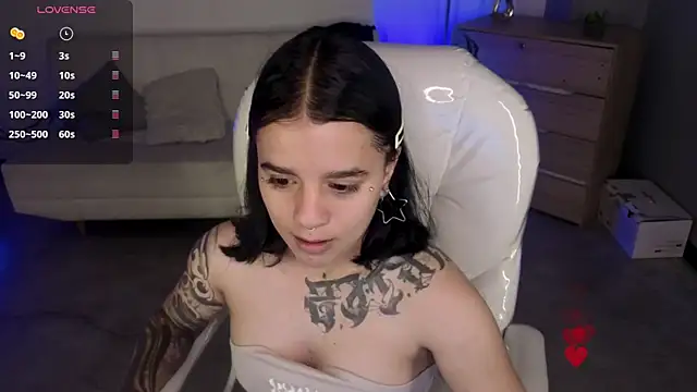 Nicole Foxx  online show from January 11, 6:26 pm