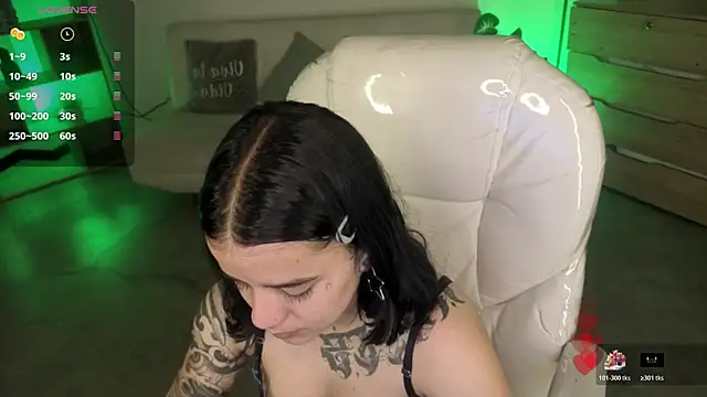 Nicole Foxx  online show from January 10, 6:14 pm