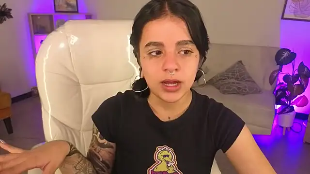 Snapshot of Nicole_Foxx_ chatting on November 30, 3:35 pm Nicole Foxx online show from November 30, 3:35 pm