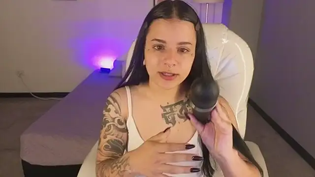 Nicole Foxx  online show from October 10, 7:47 pm