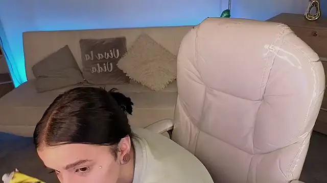 Nicole Foxx  online show from March 13, 7:19 pm