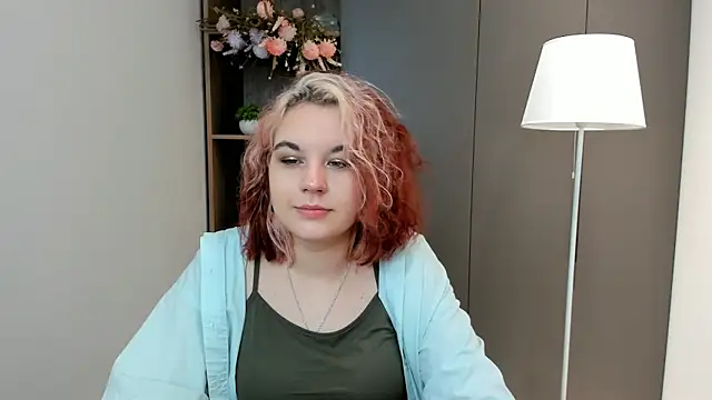 Snapshot of PeggyBark chatting on January 31, 10:31 am PeggyBark online show from January 31, 10:31 am