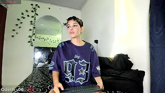 Snapshot of Odeth_ chatting on November 11, 3:56 am Odeth online show from November 11, 3:56 am