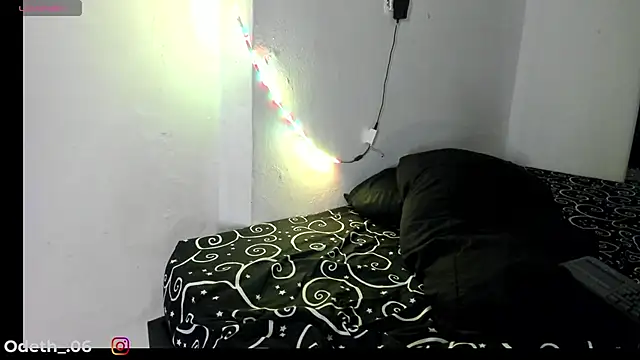 Snapshot of Odeth_ chatting on November 6, 4:27 am Odeth online show from November 6, 4:27 am