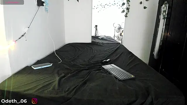 Snapshot of Odeth_ chatting on October 22, 3:50 am Odeth online show from October 22, 3:50 am