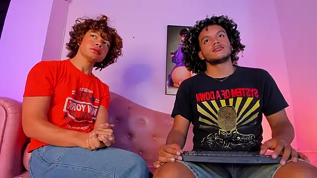 Snapshot of DanteAndKyle chatting on December 19, 10:45 pm DanteAndKyle online show from December 19, 10:45 pm