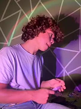 Snapshot of DanteAndKyle chatting on February 11, 10:20 pm DanteAndKyle online show from February 11, 10:20 pm