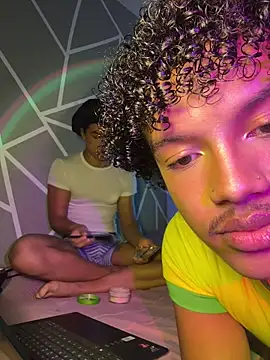 Snapshot of DanteAndKyle chatting on February 1, 10:41 pm DanteAndKyle online show from February 1, 10:41 pm