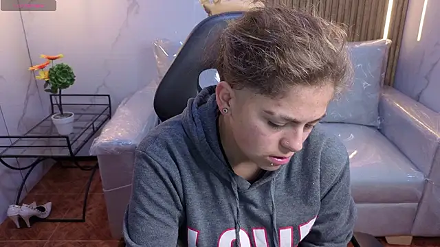 Kitten Cam online show from February 8, 3:48 am