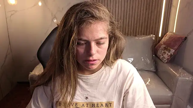 Kitten Cam online show from January 12, 2:24 pm