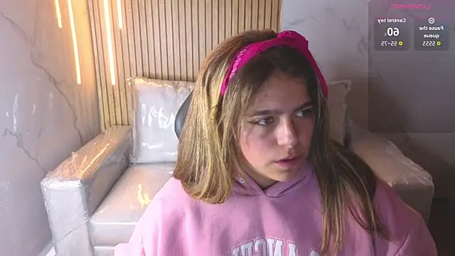 Kitten Cam online show from November 27, 4:35 am