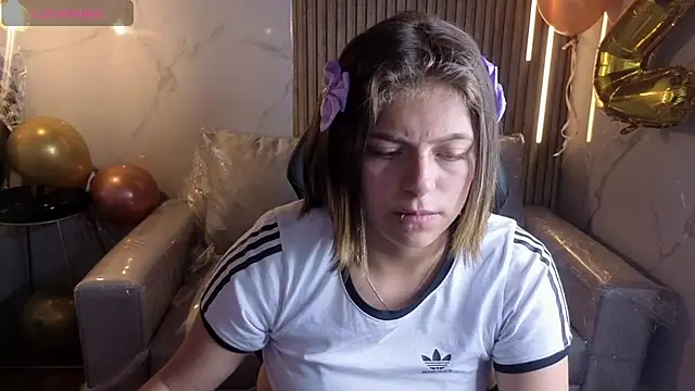 Snapshot of Kitten_Cam chatting on July 9, 2:01 am Kitten Cam online show from July 9, 2:01 am