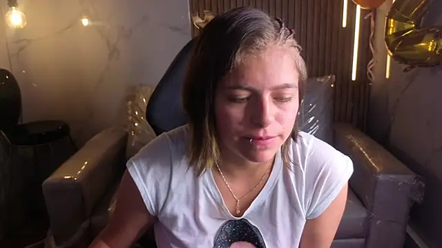 Snapshot of Kitten_Cam chatting on July 5, 3:11 am Kitten Cam online show from July 5, 3:11 am