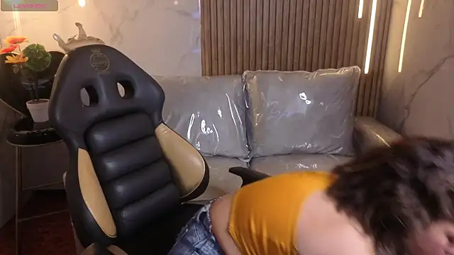 Kitten Cam online show from March 13, 2:05 am