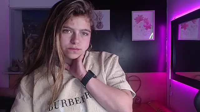 Kitten Cam online show from October 4, 6:15 am