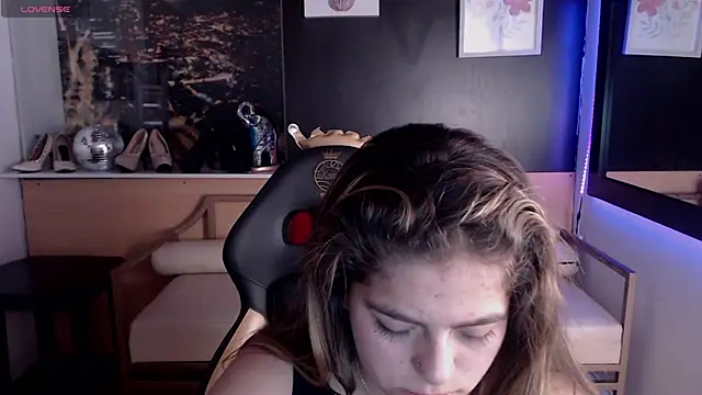 Kitten Cam online show from September 19, 3:32 am