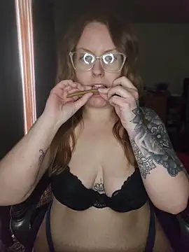 TattedMamaXOXO online show from May 15, 7:56 pm