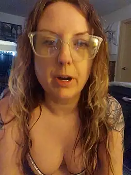 TattedMamaXOXO online show from February 19, 6:32 pm