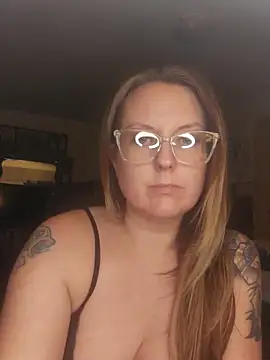 TattedMamaXOXO online show from March 3, 4:00 am