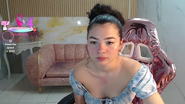 Snapshot of shalon_diaz_s chatting on March 13, 11:16 pm shalon diaz s online show from March 13, 11:16 pm