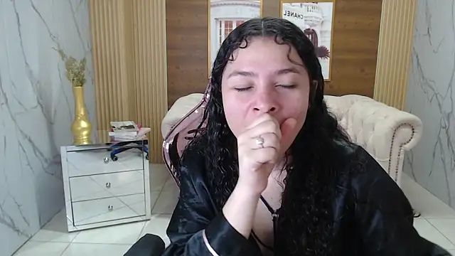 shalon diaz s online show from November 30, 1:12 pm