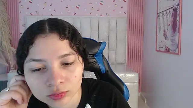 shalon diaz s online show from December 5, 1:21 pm