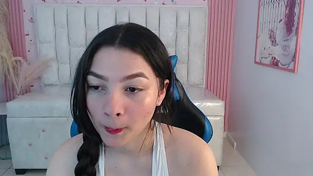 shalon diaz s online show from November 13, 8:24 pm