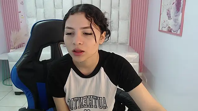 Snapshot of shalon_diaz_s chatting on September 17, 1:02 pm shalon diaz s online show from September 17, 1:02 pm