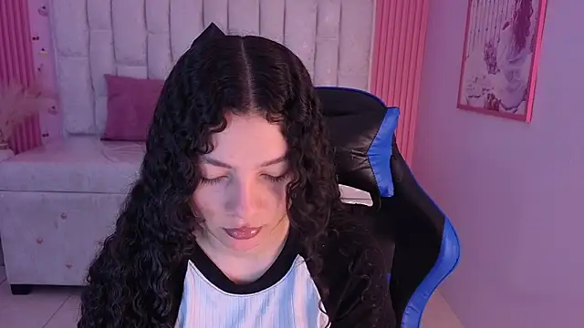 shalon diaz s online show from February 17, 1:08 pm